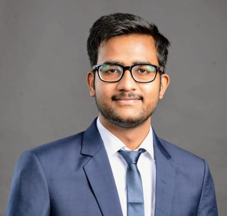अयोध्या के हिमांशु बने IAS, UPSC परीक्षा में ऐतिहासिक सफलता से जिले का नाम किया रोशन