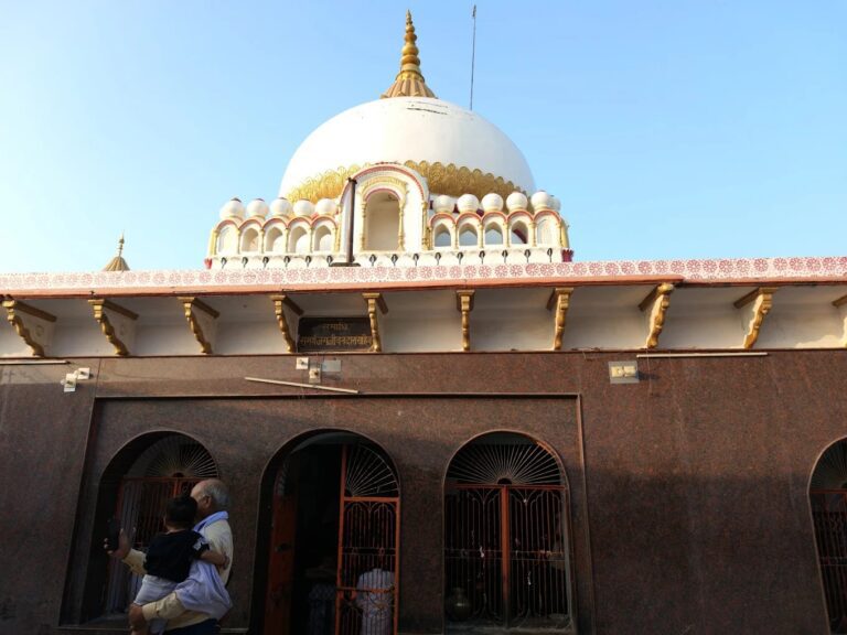 कोटवाधाम तक बस सेवा बंद, तीर्थयात्री हो रहे परेशान