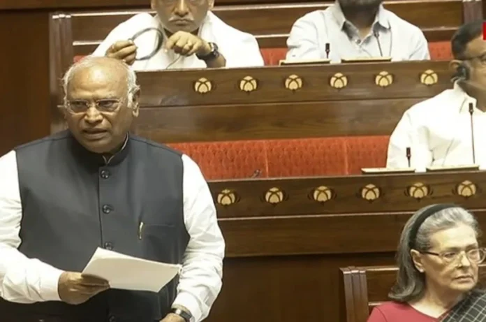 राज्यसभा में खरगे का तीखा तंज: “उन्हें छुट्टा मत छोड़ो, देश खराब हो जाएगा” – सोनिया गांधी मुस्कराईं, विपक्षी सांसद हंसे