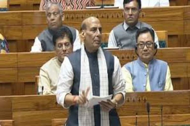 ‘शेर कभी मेंढक पर हमला नहीं करता’: ऑपरेशन सिंदूर पर संसद में गरजे राजनाथ सिंह, दिया करारा जवाब
