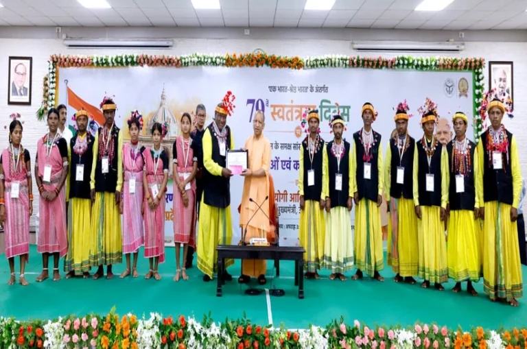 मुख्यमंत्री योगी आदित्यनाथ ने कलाकारों को किया सम्मानित, संस्कृति एप का किया शुभारंभ