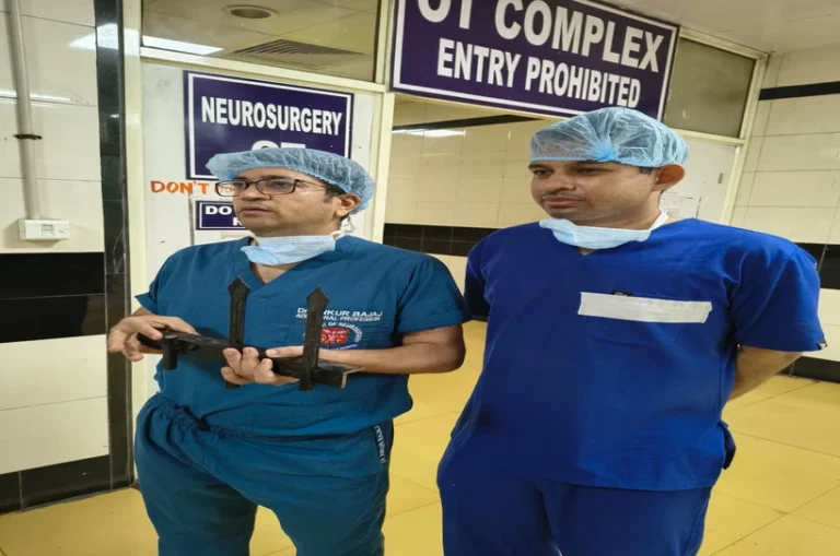 लखनऊ में KGMU ने फिर किया कमाल, मासूम कार्तिक के सिर में धंसी लोहे की छड़ निकालकर बचाई जान