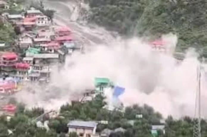 उत्तरकाशी में बादल फटा: 5 की मौत, 60 लापता, 100 से ज्यादा लोग फंसे | सेना और NDRF का रेस्क्यू ऑपरेशन जारी