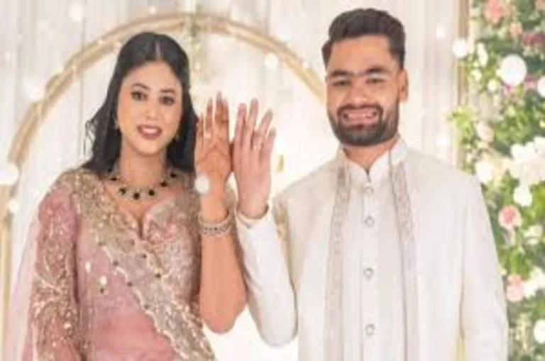रिंकू सिंह को लगा सगाई का झटका, चुनाव आयोग ने सभी प्रचार सामग्री हटाने के दिए निर्देश