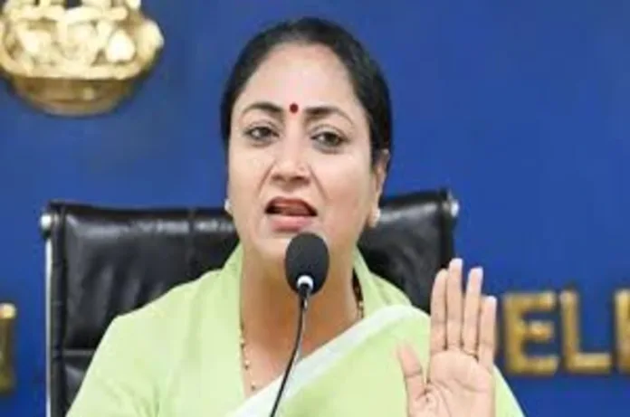 दिल्ली CM रेखा गुप्ता पर जनसुनवाई के दौरान हमला, आरोपी हिरासत में