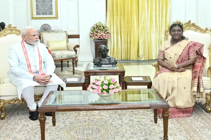 जम्मू-कश्मीर पर फिर हो सकता है बड़ा फैसला? 5 अगस्त को लेकर सियासी हलचल तेज़