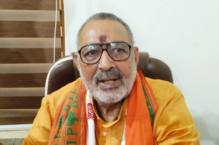 ‘आई लव मोहम्मद’ विवाद पर गिरिराज सिंह का बड़ा बयान: राहुल-तेजस्वी देश में गृहयुद्ध कराना चाहते हैं