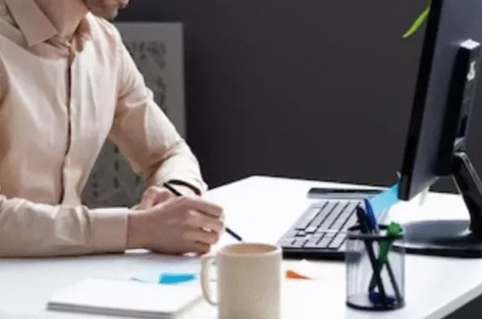 रोज 6 घंटे से ज्यादा बैठकर काम करना बेहद खतरनाक! बढ़ जाता है हार्ट अटैक सहित इन बिमारियों का खतरा