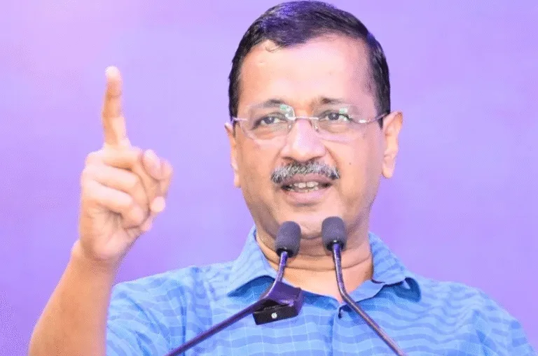 एक दिन के लिए पुलिस हटाओ- अरविंद केजरीवाल की भाजपा को चुनौती, कहा-…