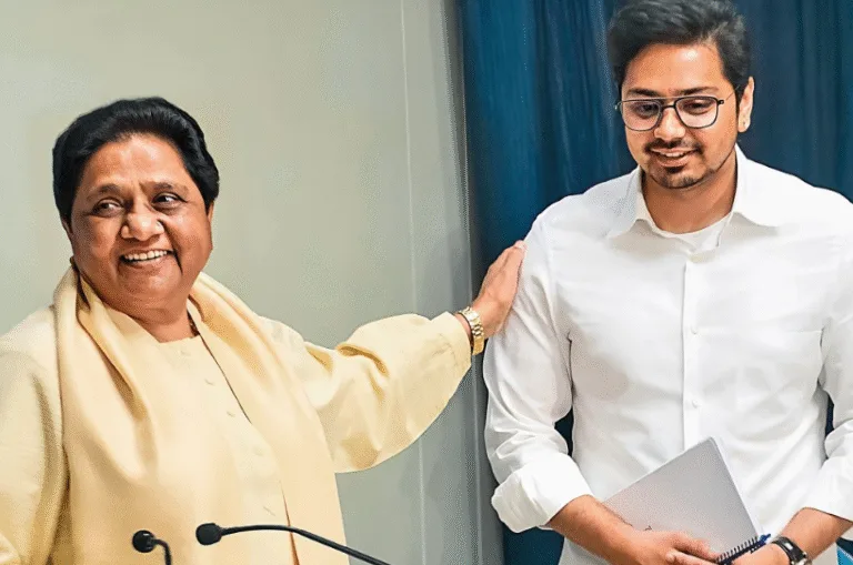 मायावती के बाद बसपा का अगला नेता कौन? रैली में आकाश आनंद को लेकर बोलीं मायावती