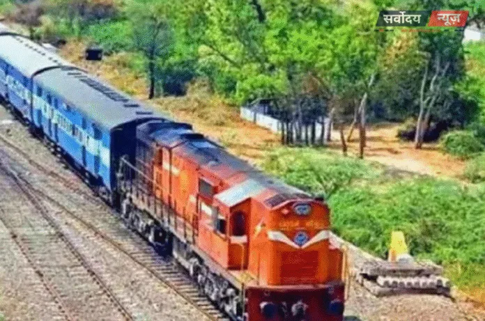 त्योहारी सीजन में रेल यात्रियों की मुसीबत: यूपी में 4 दिन मेगा ब्लॉक, कई ट्रेनें रद्द और डायवर्ट