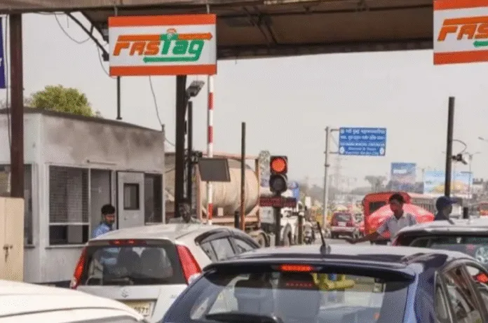 बिना FASTag वालों को बड़ी राहत: अब UPI से टोल पर सिर्फ देना होगा इतना भुगतान,जाने...