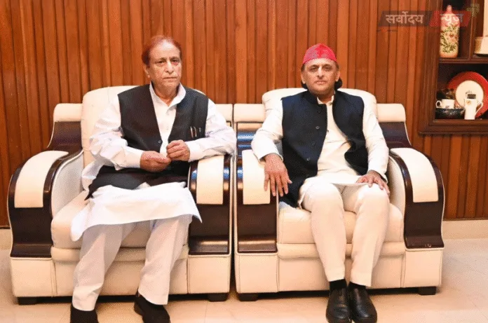 आजम खान से मिलकर बोले अखिलेश यादव-“आज़म ख़ान सपा की धड़कन हैं, झूठे केसों में फंसाया गया”
