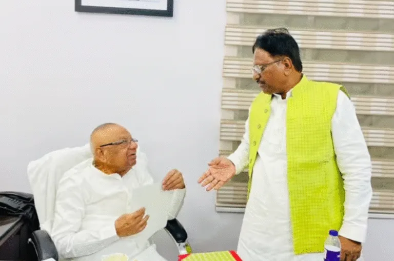 बिहार चुनाव से पहले लालू-तेजस्वी को झटका, स्टार प्रचारक अनिल सहनी BJP में शामिल