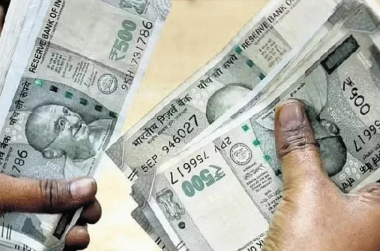 8th Pay Commission: चपरासी से लेकर अधिकारी तक की कितनी बढ़ेगी सैलरी? जानें खाते में कितने आएंगे रुपये
