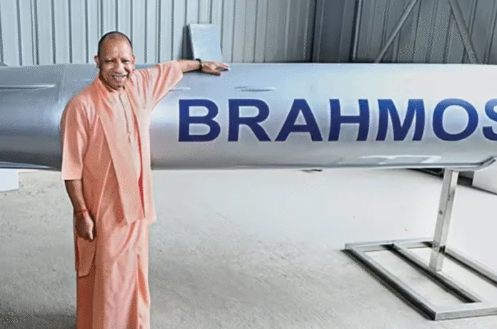 यूपी में ऐतिहासिक पल: लखनऊ ब्रह्मोस यूनिट से पहली मिसाइल खेप तैयार, राजनाथ सिंह और योगी आदित्यनाथ करेंगे रवाना