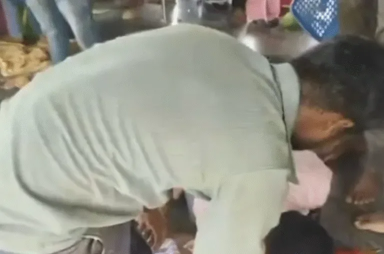 आंध्र प्रदेश के वेंकटेश्वर स्वामी मंदिर में भगदड़, अब तक 9 की मौत; कई घायल, बढ़ सकता है आंकड़ा