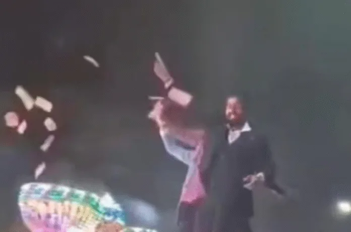 बारात में कार पर चढ़कर उड़ाए नोट, लूटने की होड़ से सड़क पर भीषण...