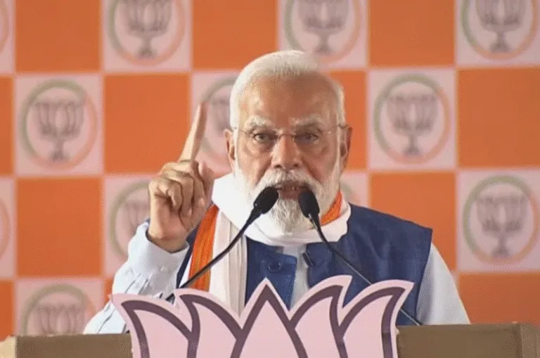 राजद ने कांग्रेस की कनपट्टी पर कट्टा रख सीएम पद चुराया: आरा में बोले पीएम मोदी