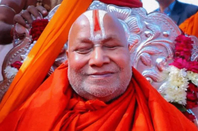 “470 सांसद होंगे तभी देश हिंदू राष्ट्र बनेगा” – फतेहपुर में जगतगुरु रामभद्राचार्य का बयान