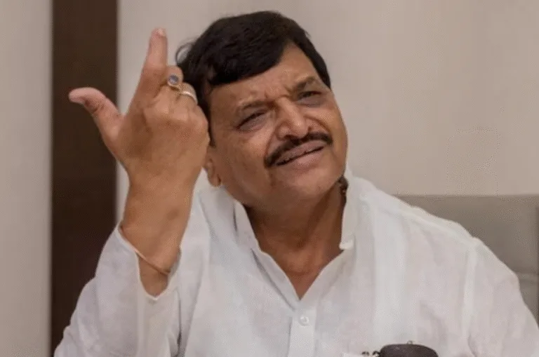 “स्वामी प्रसाद मौर्य कब क्या बोल दें, पता नहीं; उनके बयान को गंभीरता से नहीं लेते”-बोले शिवपाल यादव