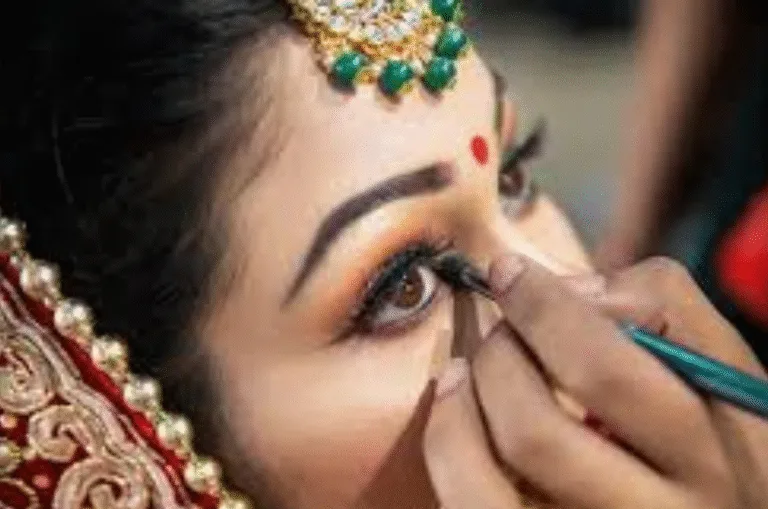 दुल्हन के मेकअप में हुई देरी तो पिता ने खोया आपा,चले लाठी-डंडे, दूल्हे का भाई भी पिटा