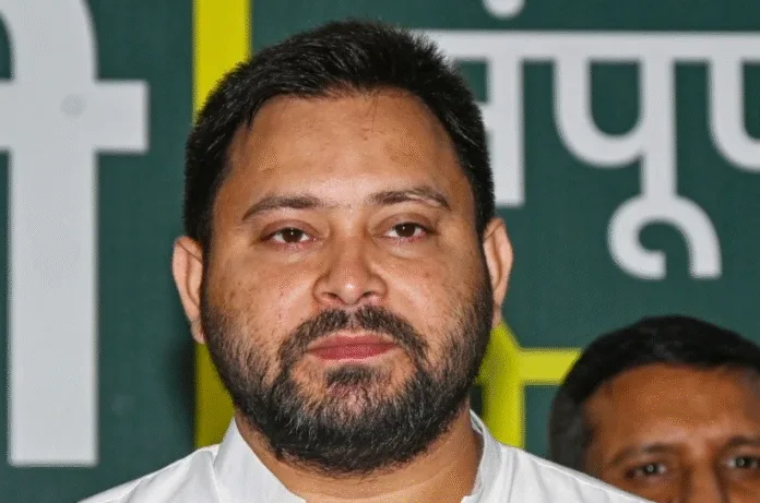 “हर महिला के खाते में 14 जनवरी को आएंगे 30 हजार रुपये” - प्रचार थमने से पहले तेजस्वी यादव का बड़ा ऐलान