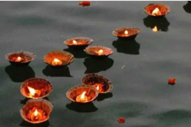 कल है कार्तिक पूर्णिमा, जानिए कब तक रहेगा स्नान-दान का शुभ मुहूर्त और क्या है इस दिन का महत्व