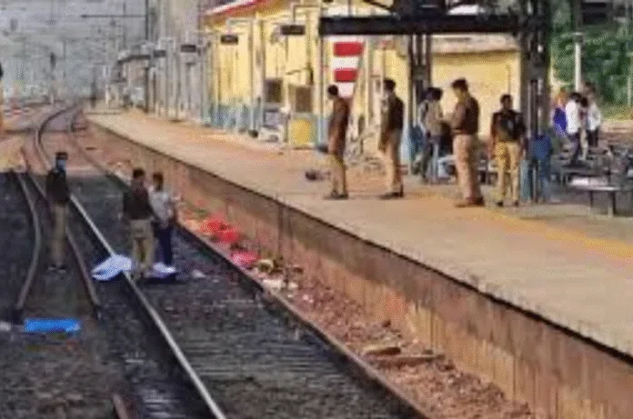 मिर्जापुर के चुनार में कार्तिक पूर्णिमा पर बड़ा हादसा: रेलवे ट्रैक पार करते समय चार श्रद्धालुओं की दर्दनाक मौत