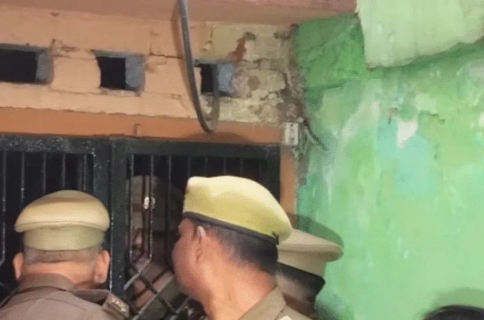 लखनऊ में आतंकी की गर्लफ्रेंड के घर रेड, भाई परवेज हिरासत में; एटीएस की पूछताछ जारी