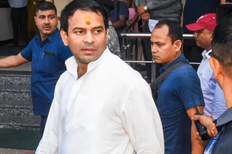 तेजस्वी हुए ‘फेलस्वी’, अब राजनीति परिवारवाद की नहीं—तेज प्रताप ने PM मोदी और अमित शाह की की खुलकर तारीफ