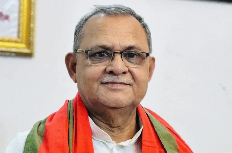 कलेक्टर की हैसियत नहीं कि वोट चोरी कर ले: सपा सांसद  का बयान, बोले-2027 में ईंट का जवाब ईंट से देंगे