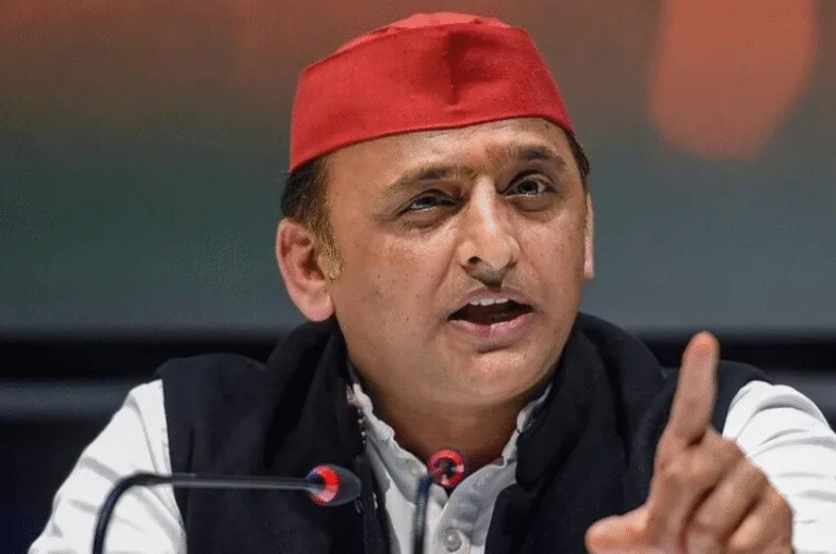 अखिलेश यादव का बीजेपी पर तीखा वार-“भाजपाई किसी के सगे नहीं, धोखा देना इनकी पहचान बन गई है”