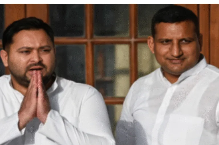 संजय यादव पर उठे सवाल, RJD मीटिंग में लगे ‘हरियाणा जाओ’ के नारे; तेजस्वी आए बचाव में