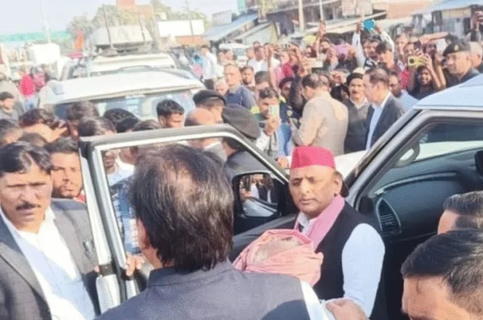 बस की टक्कर से महिला की मौत, जाम में 45 मिनट तक फंसे रहे अखिलेश यादव