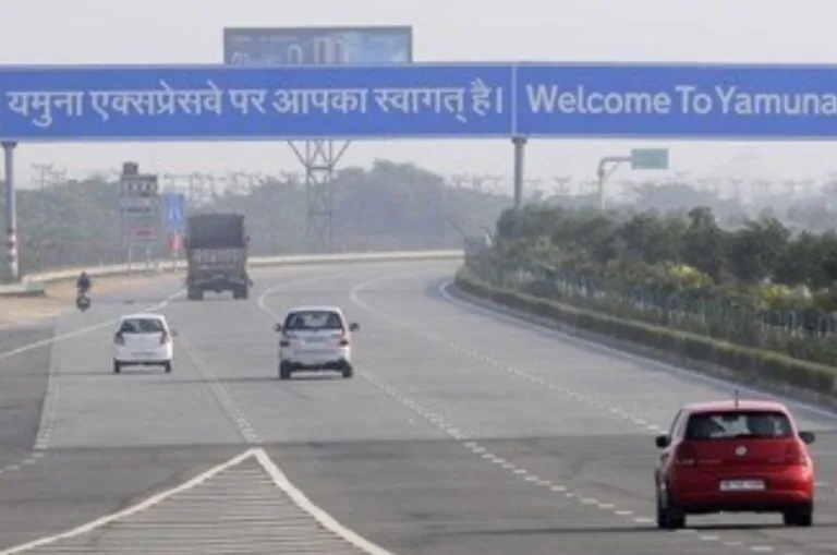 एक्सप्रेसवे पर 60 की रफ्तार में चलेंगी गाड़ियां, नियम तोड़ा तो भारी जुर्माना; मथुरा हादसे के बाद योगी सरकार सख्त