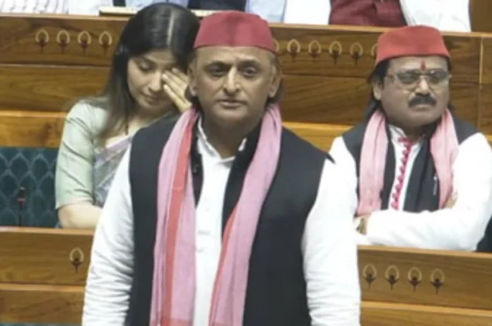 लोकसभा में बोले अखिलेश यादव: “वंदे मातरम् सिर्फ गाने के लिए नहीं, निभाने के लिए होना चाहिए”
