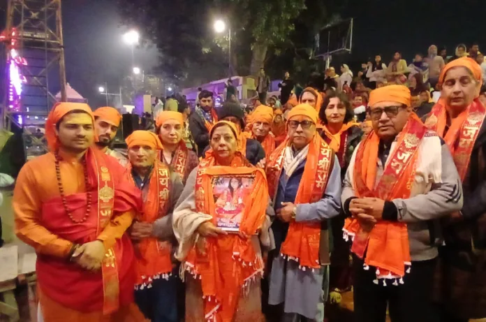 सैकड़ों भक्तों संग अयोध्या पहुंचे गोपाल सेठ, राम मंदिर में किया दर्शन–पूजन