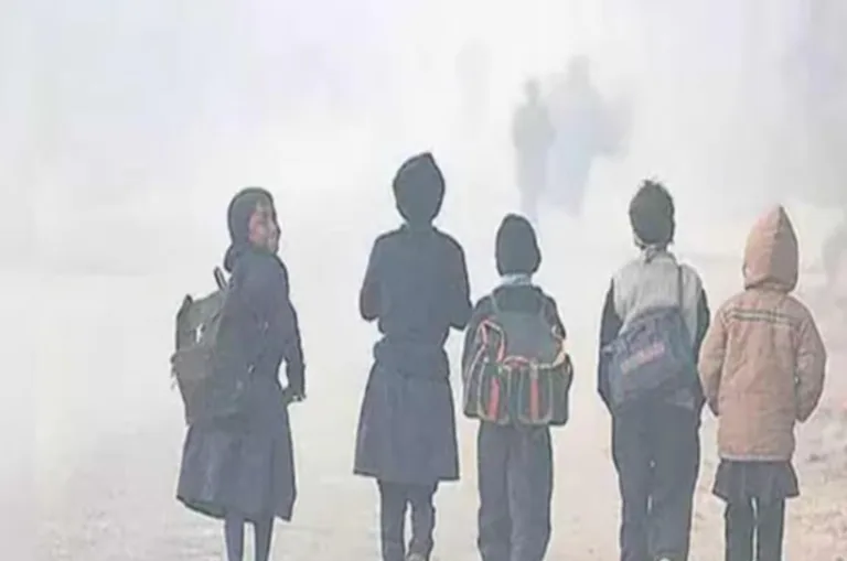 लखनऊ समेत 6 और जिलों में बढ़ीं स्कूलों की छुट्टियां, जानें अब तक किन जिलों में DM ने दिए बंदी के आदेश