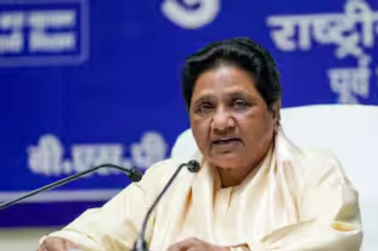 स्नान-पर्व में राजनीतिक लोगों का प्रभाव…! मायावती ने स्वामी अविमुक्तेश्वरानंद विवाद पर तोड़ी चुप्पी
