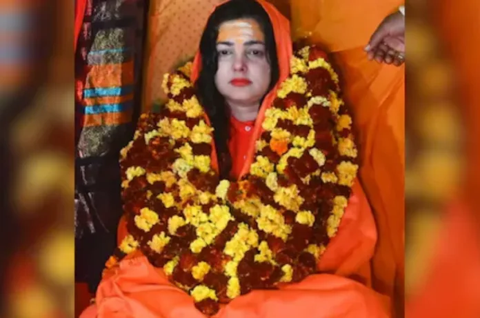 ममता कुलकर्णी को किन्नर अखाड़े से निकाला गया बाहर, शंकराचार्य अविमुक्तेश्वरानंद पर बयान बना वजह