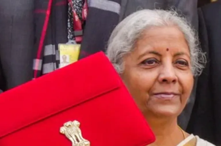 बजट से पहले टैक्सपेयर्स को मिल सकता है बड़ा तोहफा, आर्थिक सर्वे में मिले अहम संकेत