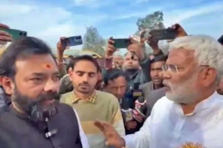 महोबा में जल शक्ति मंत्री से हुई नोकझोंक के बाद नाराज़ विधायक बृजभूषण, बोले– जरूरत पड़ी तो लखनऊ में करेंगे घेराव