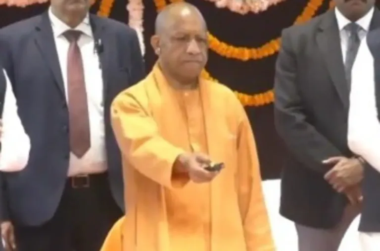 PM आवास योजना शहरी 2.0: सीएम योगी ने 2 लाख परिवारों को भेजे ₹1-1 लाख, लाभार्थियों के खिले चेहरे