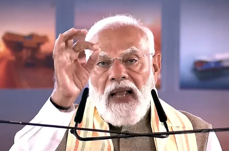 बंगाल में पीएम मोदी ने भरी हुंकार; घुसपैठियों को उनके देश वापस भेजना होगा, TMC पर बरसे