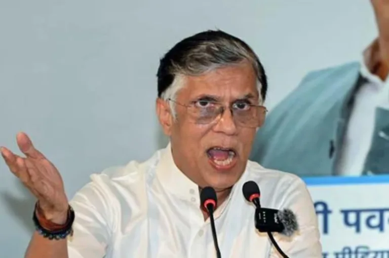 शंकराचार्य से कागज मांगे जाने पर कांग्रेस का हमला, बोली– “नतमस्तक न होने की दी जा रही सजा”