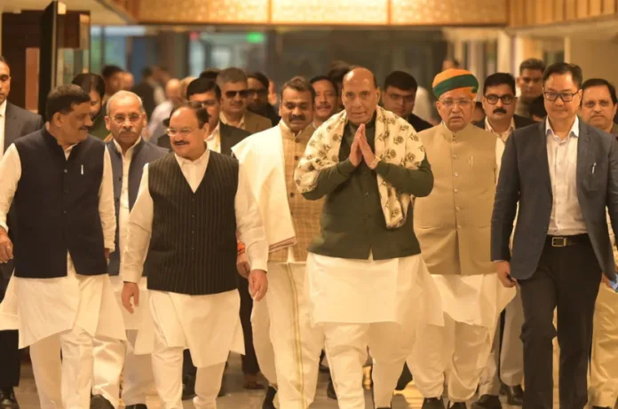 देरी से संसद पहुंचने पर नहीं लगेगी हाजिरी, सांसदों को सैलरी भी गंवानी पड़ेगी