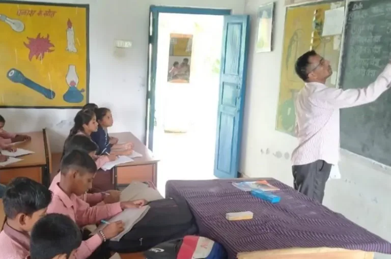 यूपी के शिक्षामित्रों के लिए बड़ी खुशखबरी,शिक्षा महानिदेशक ने जिलाधिकारियों को भेजे ये निर्देश
