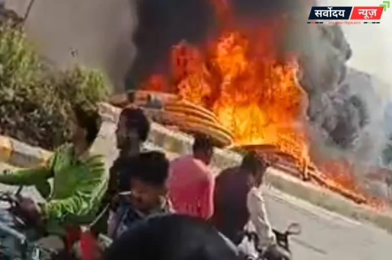 अयोध्या: साकेतपुरी कॉलोनी में लगी भीषण आग, एक कार भी आग की चपेट में