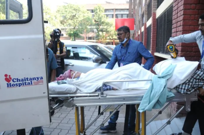 वेंटिलेटर से उतरकर स्ट्रेचर पर दी फिजिक्स की बोर्ड परीक्षा: चंडीगढ़ की छात्रा ने दिखाई मिसाल